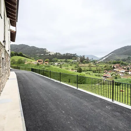Camila, Rurales Salas (Asturias)