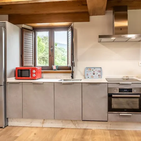 Camila, Rurales Apartman Salas