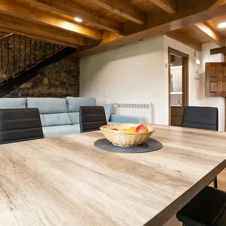 Camila, Rurales Apartment Salas (Asturias)